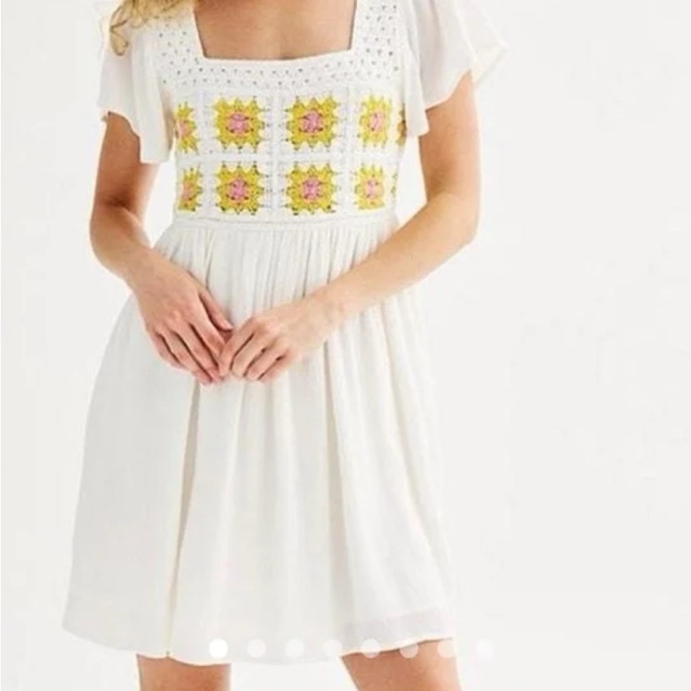 SO Goods4Life Boho White Crinkle Dress – XXL – Crochet Granny Square Bodice